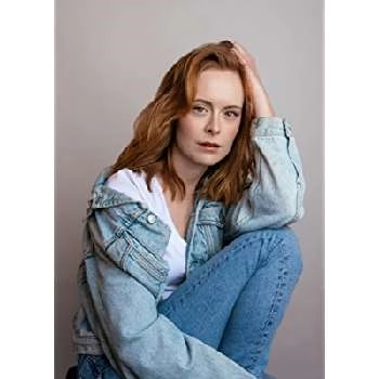 Eliza Helm - Age, Bio, Birthdate, Family, Networth & More