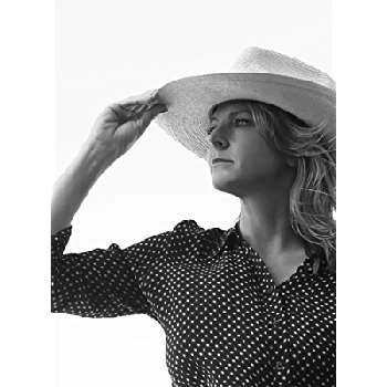 Elizabeth Eves - Age, Bio, Birthdate, Family, Networth & More