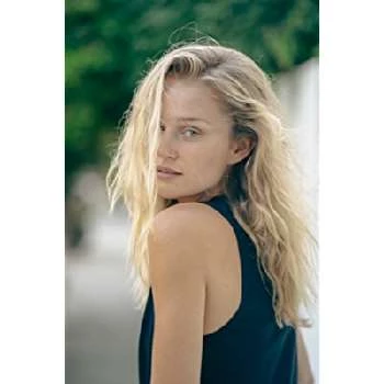 Elizabeth Gilpin - Age, Bio, Birthdate, Family, Networth & More