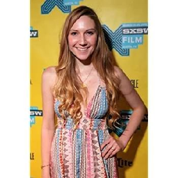 Elizabeth Lestina - Age, Bio, Birthdate, Family, Networth & More