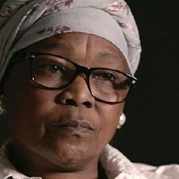 Elizabeth Linda - Age, Bio, Birthdate, Family, Networth & More