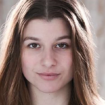 Elizabeth Mannering - Age, Bio, Birthdate, Family, Networth & More