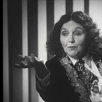 Élizabeth Mazev Biography