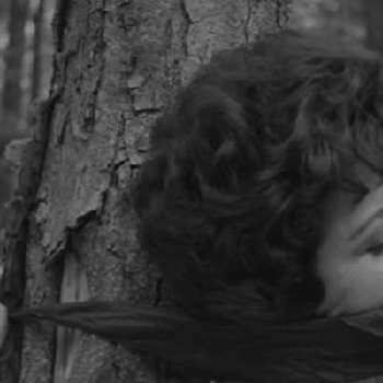 Ella Daphni - Age, Bio, Birthdate, Family, Networth & More