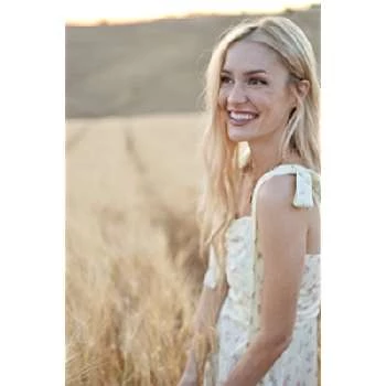 Elle McLemore Biography