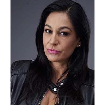 Elle Nucci - Age, Bio, Birthdate, Family, Networth & More