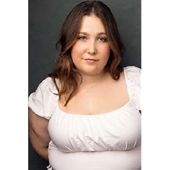 Elle Sciore Biography