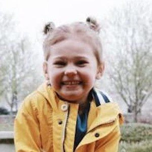 Lacey Naudet - Family, Bio, Birthdate,Age, Networth , Wiki& More