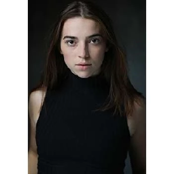 Ellie Ekers - Age, Bio, Birthdate, Family, Networth & More