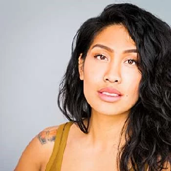 Ellie Posadas - Age, Bio, Birthdate, Family, Networth & More