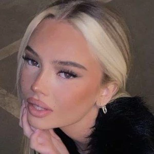 Emma Ellingsen Biography