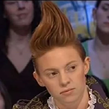 Elly Jackson - Wiki, Bio, Birthdate, Networth, Family & More