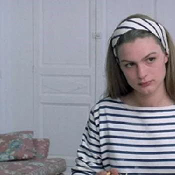 Eloïse Bennett - Age, Bio, Birthdate, Family, Networth & More