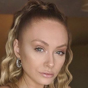 Elz the Witch - Age, Bio, Career, Family, Wiki, Networth & More