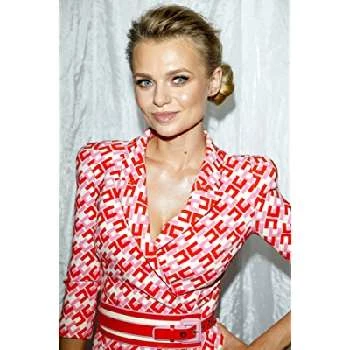 Emilia Komarnicka - Age, WIki, Birthday, Family, Networth & More