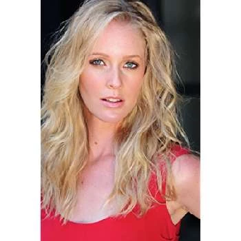 Emily Fonda - Age, Bio, Birthdate, Family, Networth & More