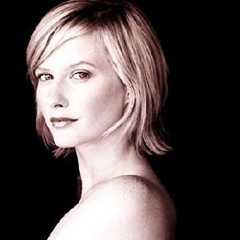 Emily Holmes - Age, Bio, Birthdate, Family, Networth & More