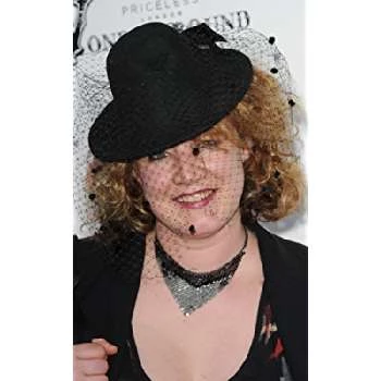 Emily Lloyd - Height, Bio, Wiki, Family, Birthplace, Networth & More