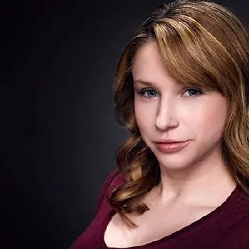 Emily Styn - Age, Bio, Birthdate, Family, Networth & More