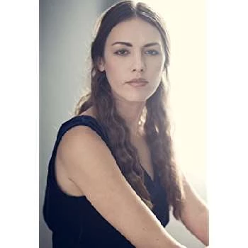 Emma Connell - Age, Bio, Birthdate, Family, Networth & More