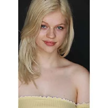 Emma Karla Peet - Age, Bio, Birthdate, Family, Networth & More