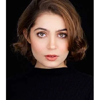 Emmy Perry - Birthday, Bio, Wiki, Family, Networth & More