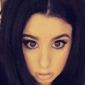 GlitterForever17 Biography