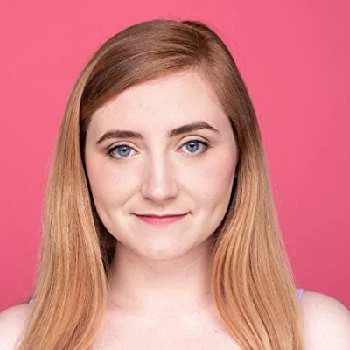 Erin Shaughnessy - Family, Bio, Birthday, Family, Income & More