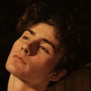 Ryan Esling - Family, Bio, Birthday, Family, Income & More