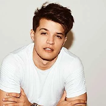 Esteban Velásquez - Age, Height, Birthdate, Bio, Family, Networth & More