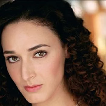 Esther Caroline Levy - Age, Bio, Birthdate, Family, Networth & More