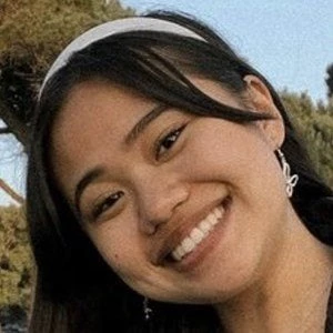 Emilee Estoya - Birthday, Bio, Wiki, Family, Networth & More