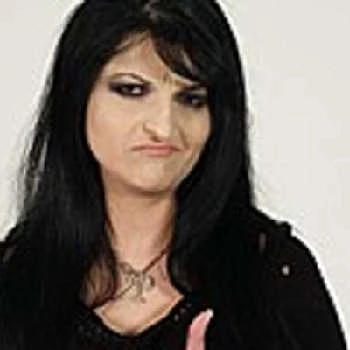 Eva Tsakirian - Age, Bio, Birthdate, Family, Networth & More