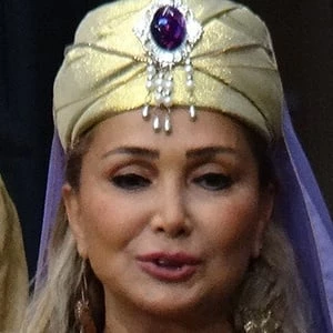 Yonca Evcimik Biography
