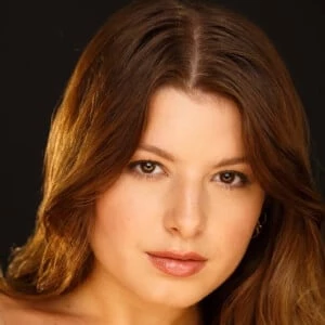 Valerie Eve - Biography, Birthdate, Family, Networth & More