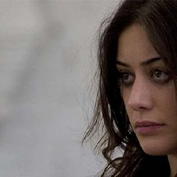 Fanny Valette - Family, Bio, Birthday, Family, Income & More