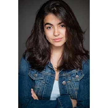 Farah Safakamal - Age, Bio, Birthdate, Family, Networth & More