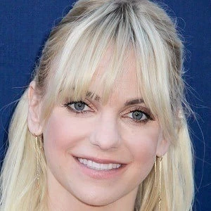 Anna Faris Biography