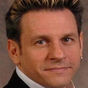 Shawn Farquhar Biography