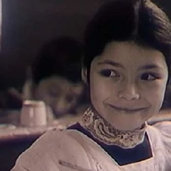 Fatima Farkhadi - Age, Bio, Birthdate, Family, Networth & More