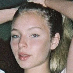 Fefe - Birthdate, Age, Family, Bio, Networth & More