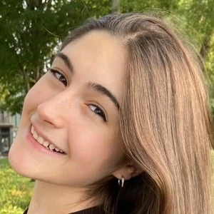 Ariana Feygin - Age, Bio, Career, Family, Wiki, Networth & More