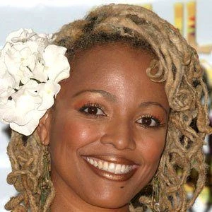 Kim Fields Biography