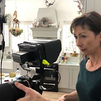 Fiona Ashe - Age, Bio, Birthdate, Family, Networth & More