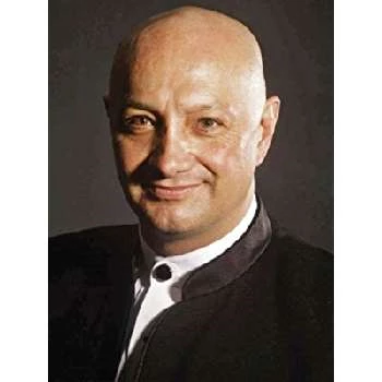 Flavio Peniche Biography