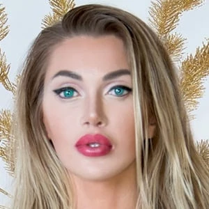 Pixee Fox - Wiki, Bio, Birthdate, Networth, Family & More