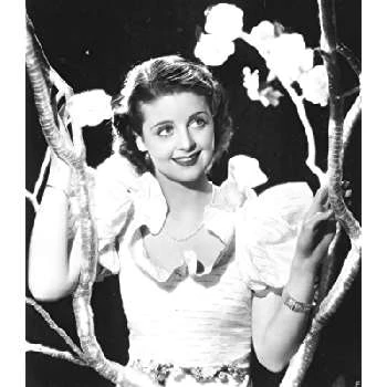 Frances Grant - Family, Bio, Birthdate,Age, Networth , Wiki& More