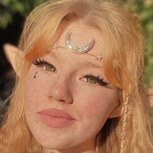 Freckled Zelda Biography