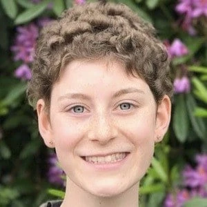 Sophia Gall - Family, Bio, Birthday, Family, Income & More