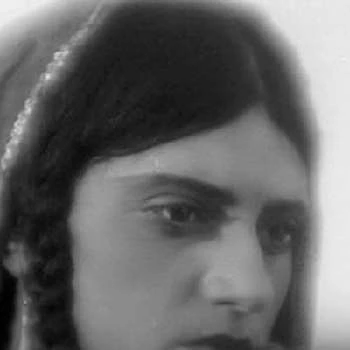 Galli Slavatinskaya - Age, Bio, Birthdate, Family, Networth & More